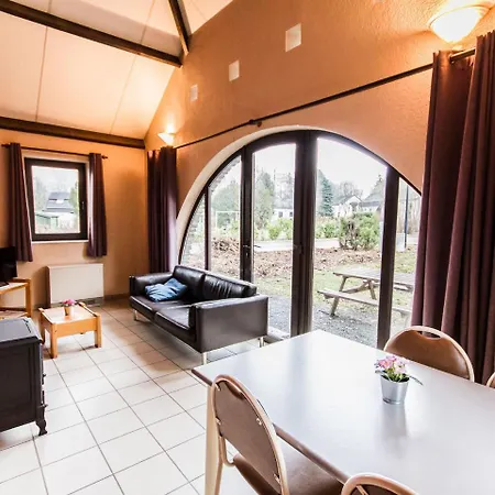 Vakantiehuis Tidy Holiday With A Terrace Located In The Ourthedal